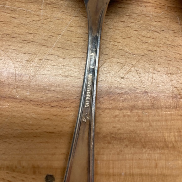 WM A ROGERS vintage silver plated spoons - Picture 4 of 5